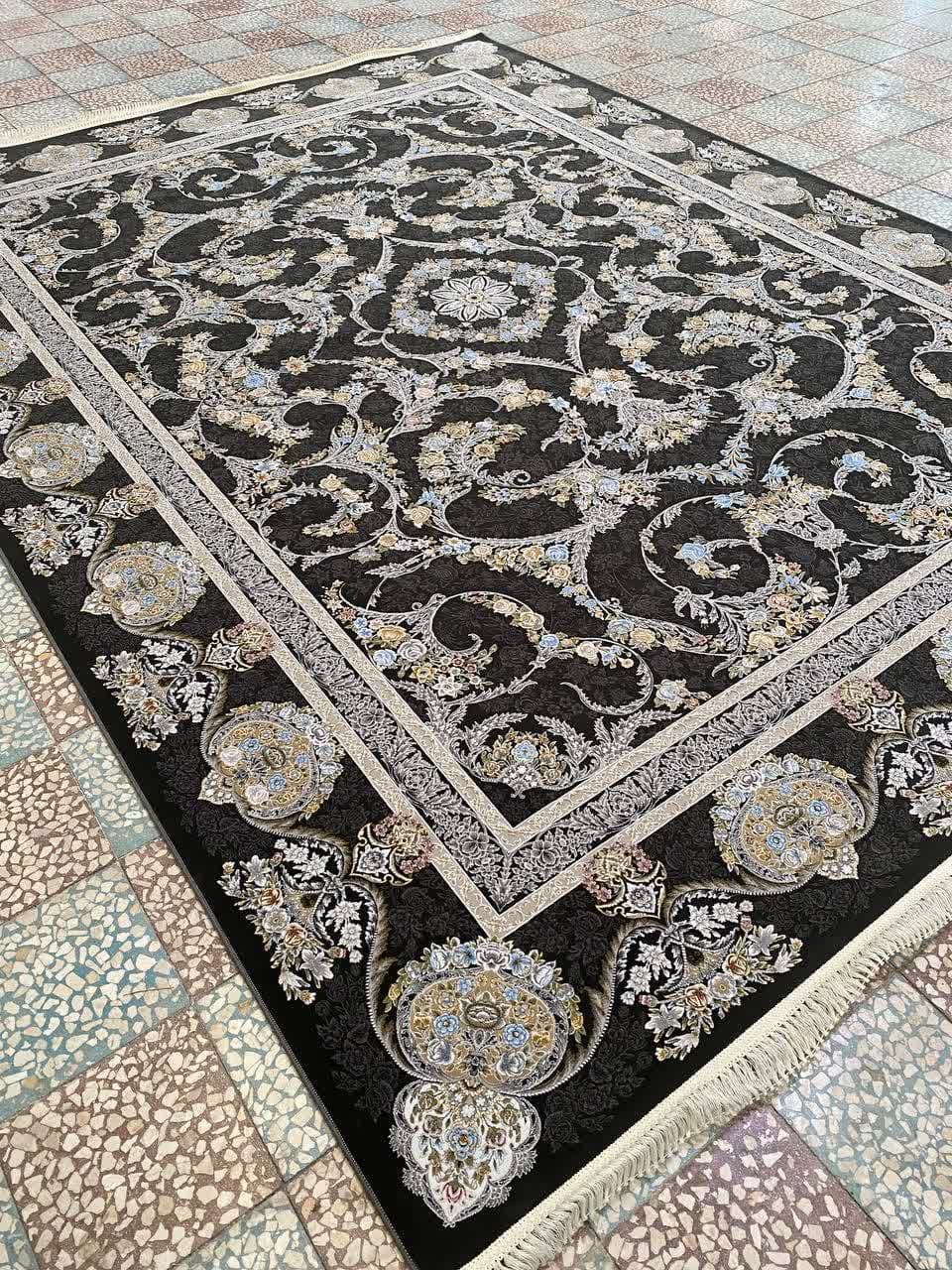 مهگل دودی فرش آرامیس